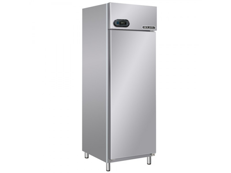 Heladera vertical de 1 puerta Inox. Temperatura: +1/+6 °C. Dimensiones: 680x840x2060mm. Capacidad: 552 litros. Peso: 130kg.