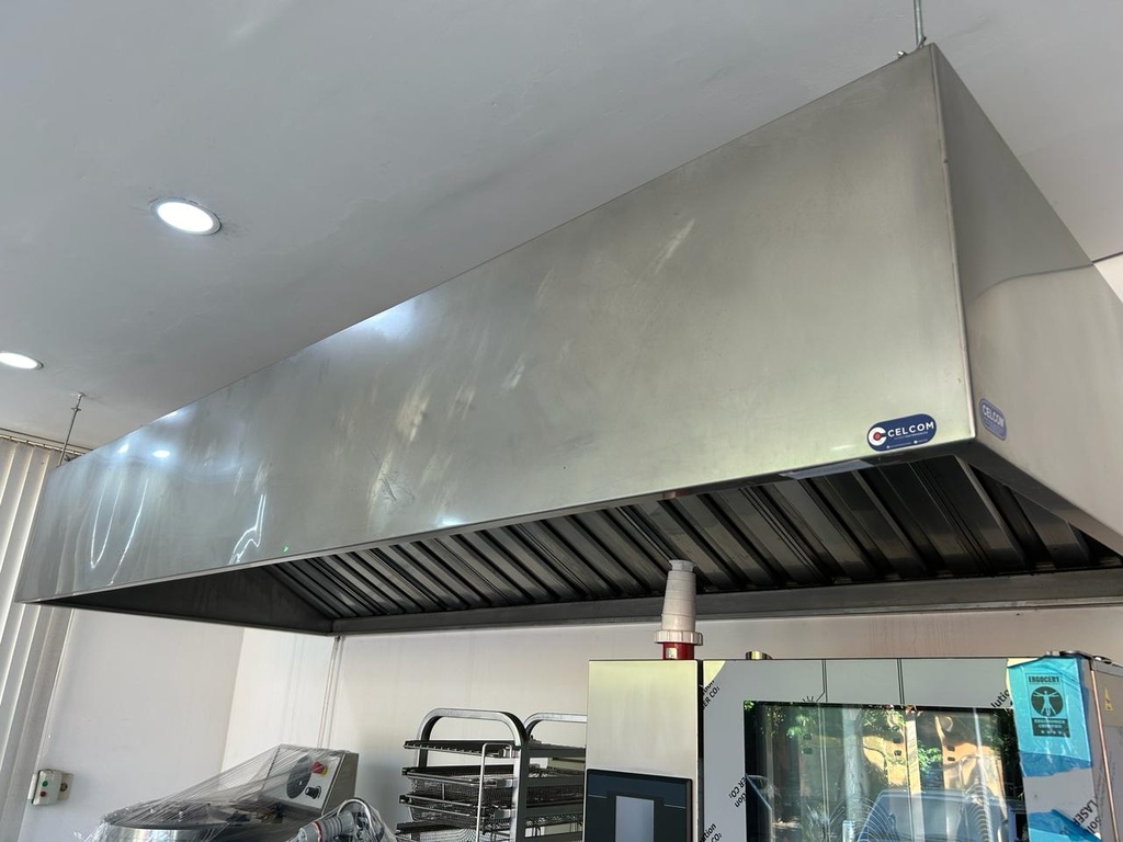 CAMPANA INOX CON FILTRO DE 3,60 X 1,40 X 0,54 MTS (USADA)