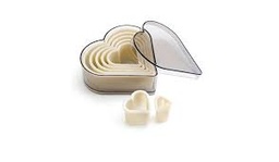 [68097] CAJA 7 CORTAPASTAS CORAZON LISOS NYLON